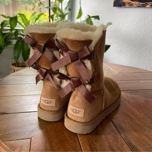 🧡 Bailey Bow UGG boots - PLEASE READ! 🧡